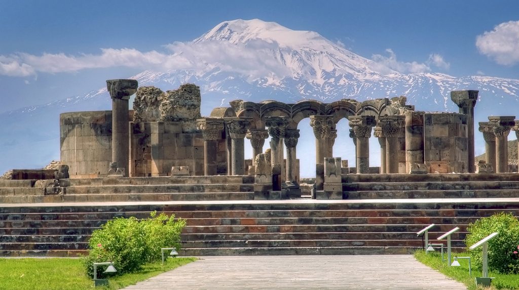 Armenia-zvartnots-cathedral-and-ararat